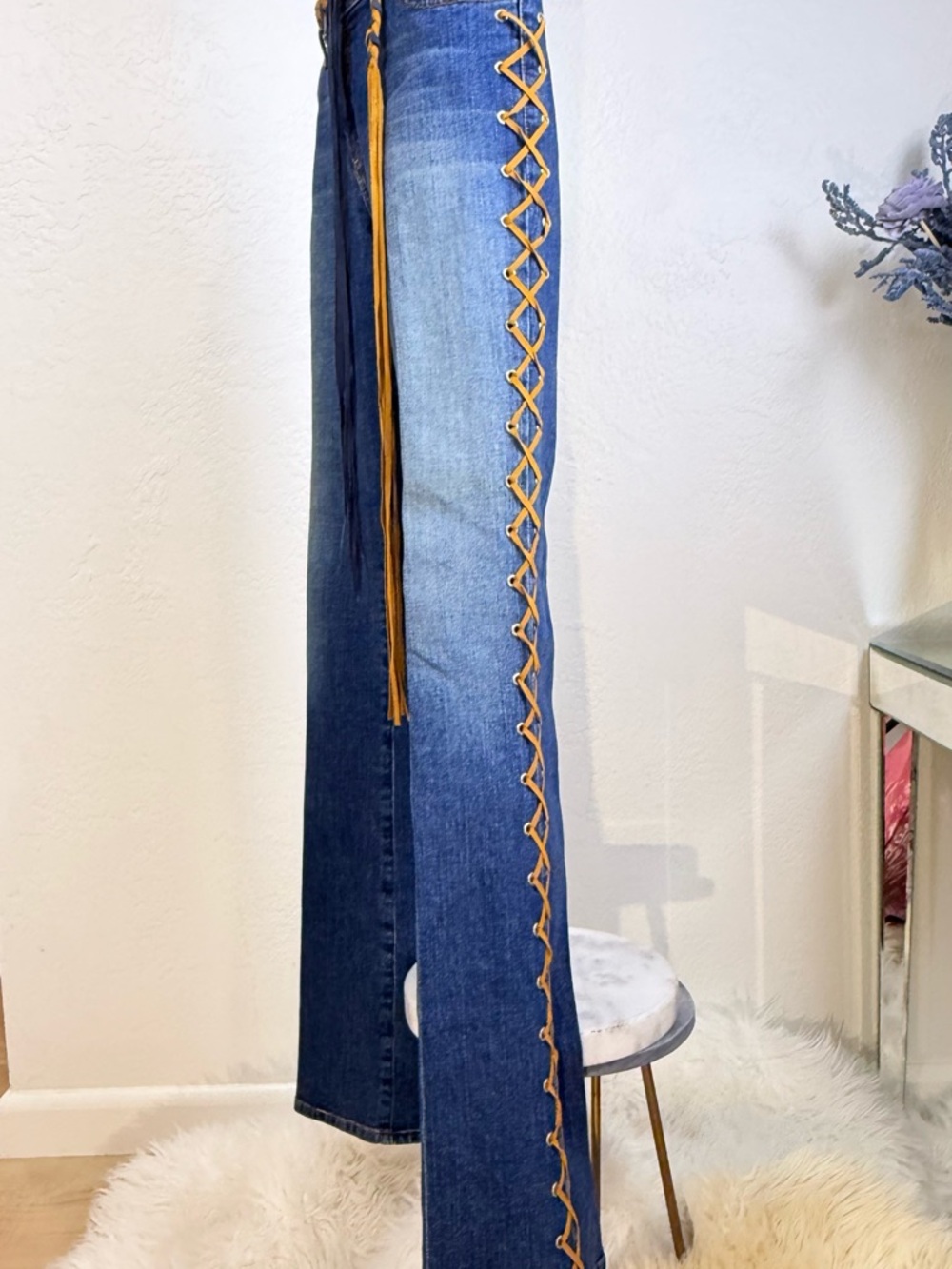 Vtg Y2K Rock & Republic Blue Suede Lace-Up Flare Jeans w/‎ Suede Belt - Sz 28